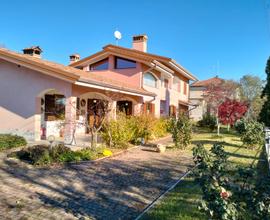 Villa singola con giardino