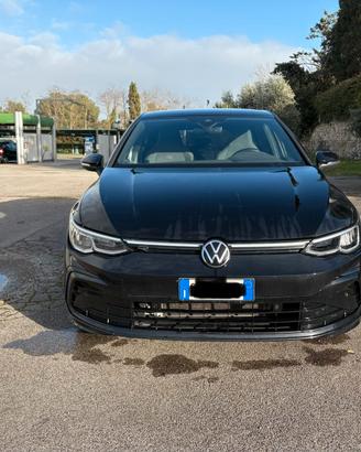 Volkswagen Golf 8 1.5 TSI 150 CV R-Line