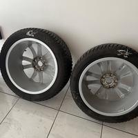 Cerchi in lega con gomme