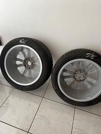 Cerchi in lega con gomme