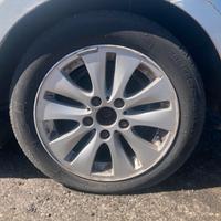 Cerchi in lega 16”BMWserie1 piu ruota scorta lega.