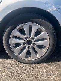 Cerchi in lega 16”BMWserie1 piu ruota scorta lega.