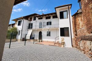 CASA SEMINDIPENDENTE A BRANDIZZO