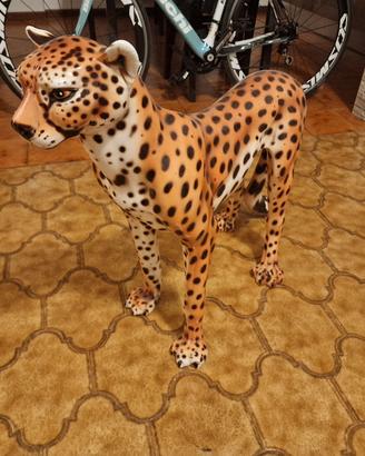 Ghepardo in ceramica