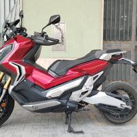 Honda X-ADV 750 -
