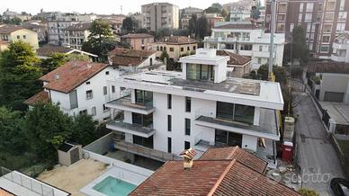 Attico a Desenzano del Garda, 4 locali