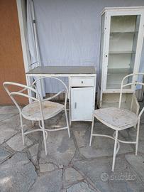 studio medico  metallo vintage vetrinetta vetrina