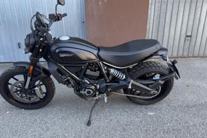 Ducati Scrambler 800 Icon Dark (2022)