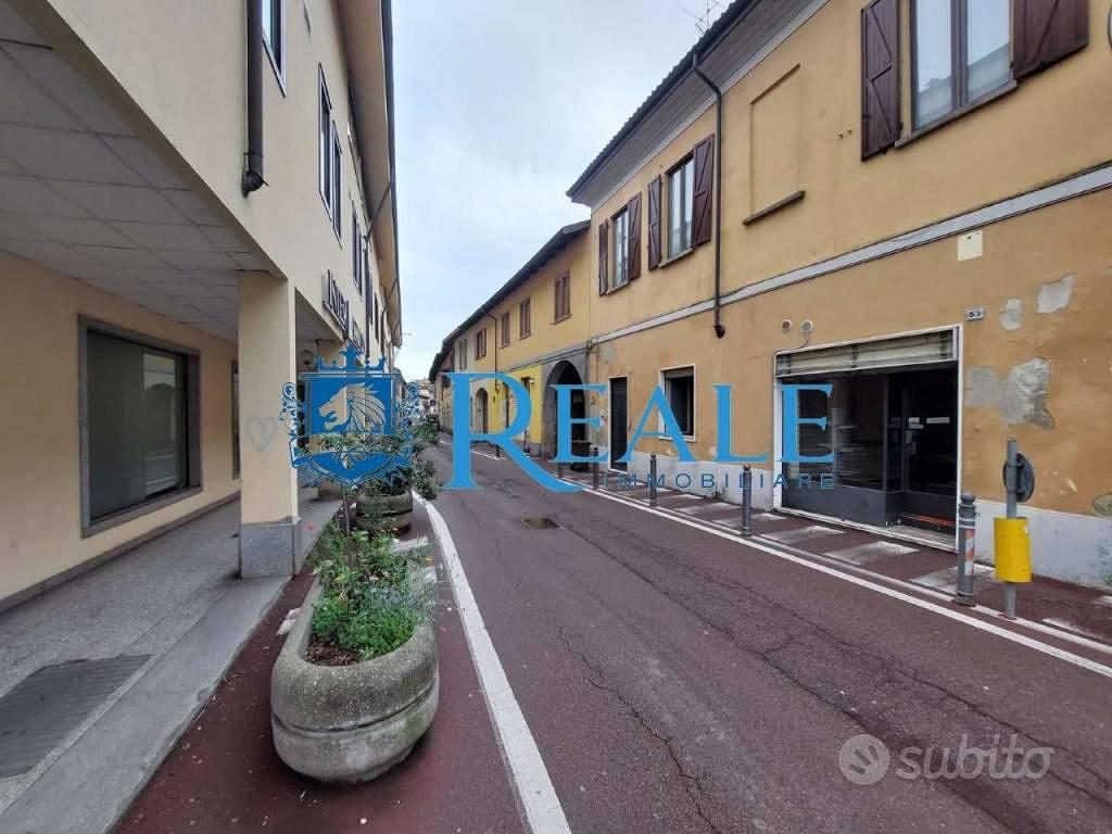 Immobile di 60 m² con 3 locali a Magenta - Altro