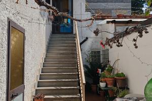 Casa confinante