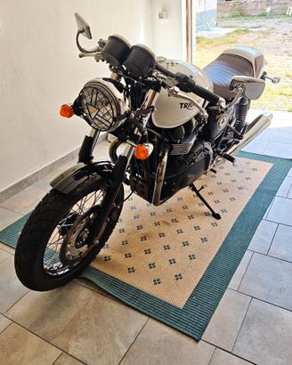 Triumph Thruxton Ace 900