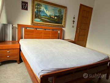 Comodini e testiera letto matrimoniale a Termoli