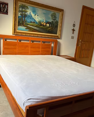 Comodini e testiera letto matrimoniale a Termoli