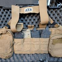 Materiale softair completo di giberna backup e tas