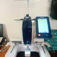 Macchina ricamatrice Brother VR con accessori ed i