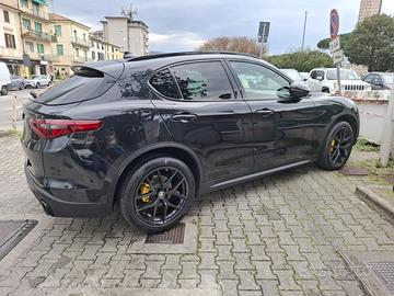 Stelvio Q4 turbo 2.2 B Tech