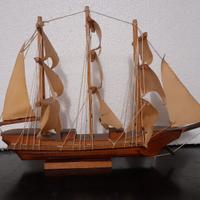 veliero in legno
