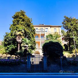 Appartamento in villa storica con giardino