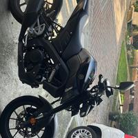 Moto yamaha mt 125