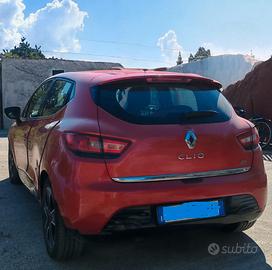 Renault Clio IV red passion 2015