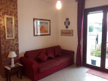 Appartamento lungomare con giardino
