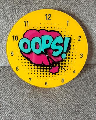 L'orologio design giallo scritta Oops kasanova