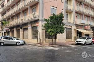 Locale commerciale con deposito a Riposto