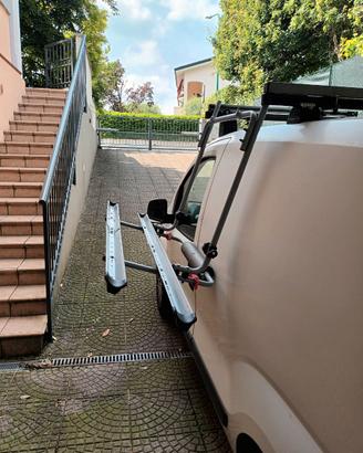 Portabiciclette per portapacchi auto