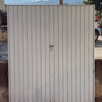 Portone basculante per box auto usato funzionante
