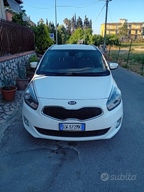 Kia carent