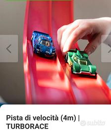 Pista  di velocità e calze befana