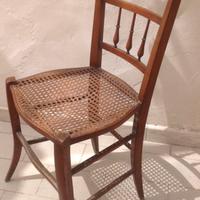 Due sedie in legno e paglia di vienna