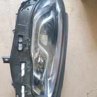 Faro Mercedes GLA 