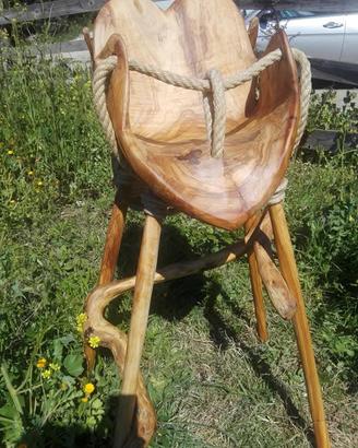 Seggiolone in legno d’ulivo