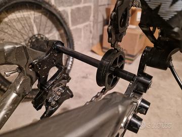 Supporto perno passante da 12 mm per pulizia BDC