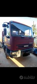 Iveco Eurocargo con gru