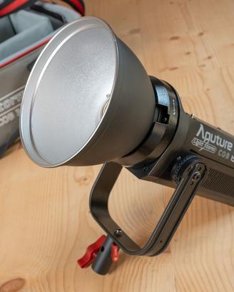 Luce LED Daylight Aputure LS C300D (V-Mount)