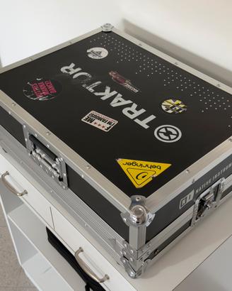 Flycase traktor