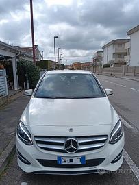 Mercedes Benz classe B 180 Sport inserti AMG.