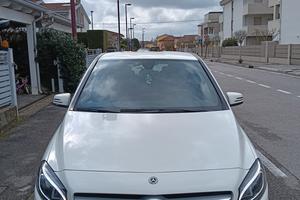 Mercedes Benz classe B 180 Sport inserti AMG.