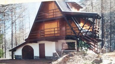 casa montana a Pragelato in legno  in miniatura