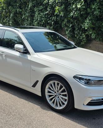 BMW 520d XDrive Luxury Line IPER FULL OPTIONAL!!!