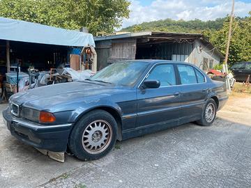 BMW 728 E38 per pezzi di  ricambio