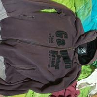 Felpa Gaudì color vinaccia con cappuccio e zip