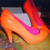 scarpe donna n.35 o 36 piccolo ,colore arancio