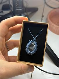 Ciondolo con quarzo ialino macramè