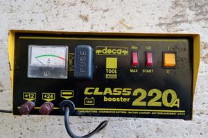 Avviatore caricabatterie Class Booster 220A DECA