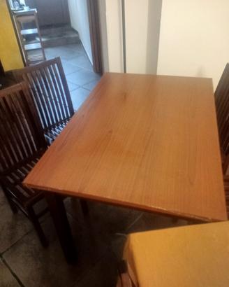 TAVOLI E SEDIE IN LEGNO