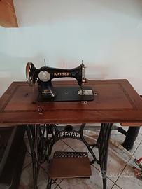 Macchina da Cucire Kaiser con mobiletto 