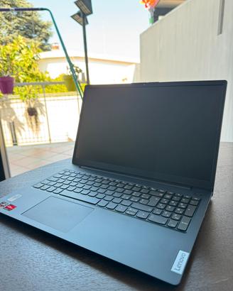 Lenovo V15 G4 – Ryzen 5, SSD 512 GB, RAM 8 GB